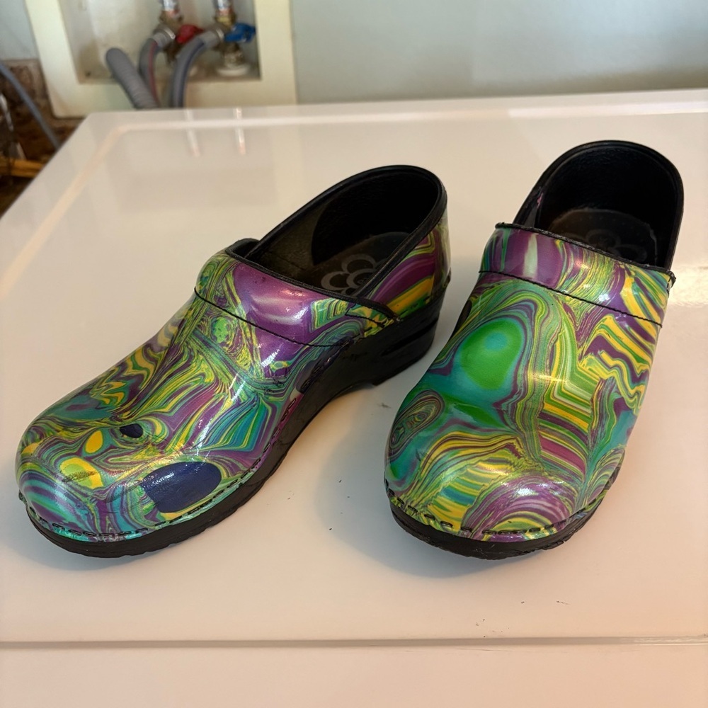 Sanita Colorful Swirl Clogs Size 36 (Size 5)